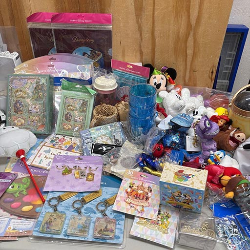 東京ディズニーリゾートで販売されていた多様なグッズのまとめセット